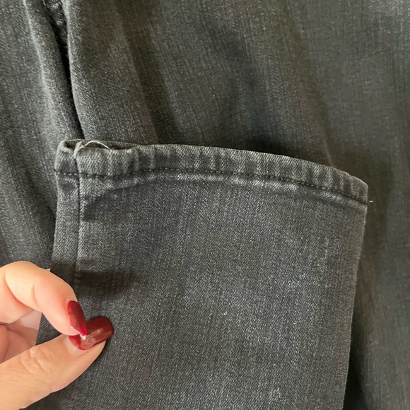 Levi’s Black 711 Skinny, Distressed Jeans Women’s Size 33 - Picture 7 of 16